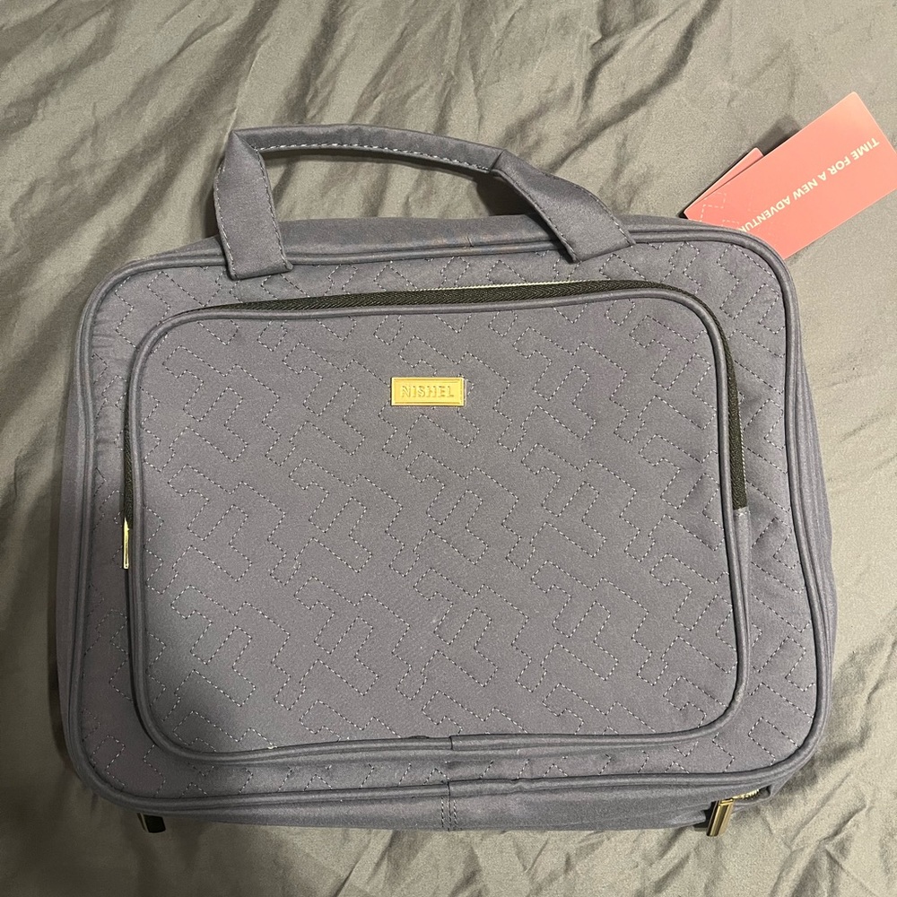 NWT Nishek Hanging Toiletries Bag